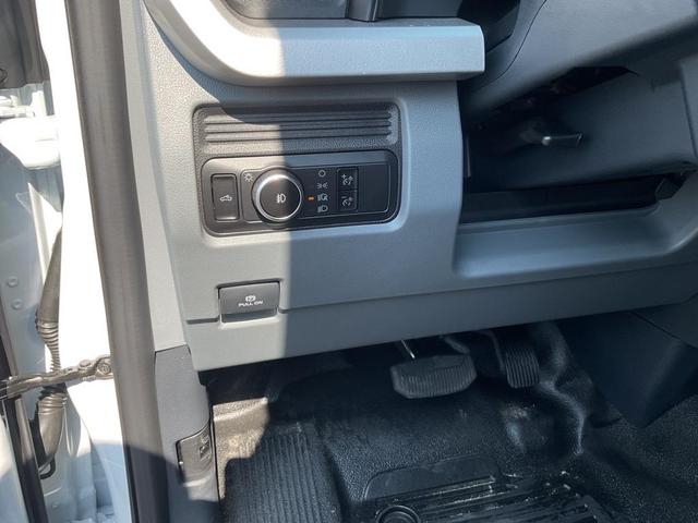 Photo of 2025 Oxford White Ford F-350