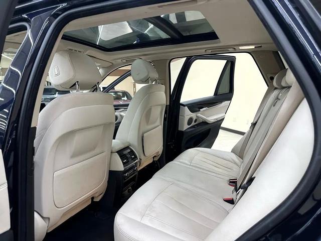 Photo of 2016 Dark Blue BMW X5