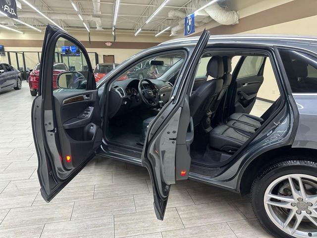 Photo of 2017 Gray Audi Q5