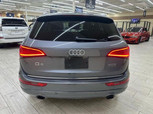 Photo of 2017 Gray Audi Q5