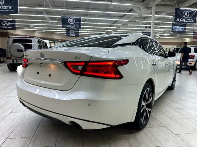 Photo of 2017 Pearl White Nissan Maxima