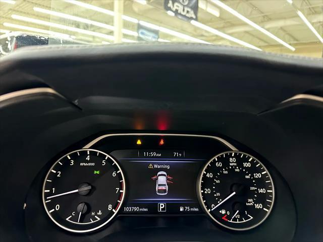 Photo of 2017 Pearl White Nissan Maxima