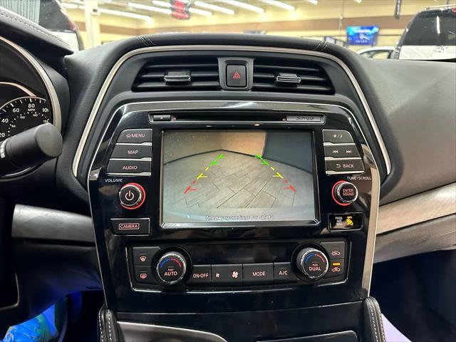 Photo of 2017 Pearl White Nissan Maxima