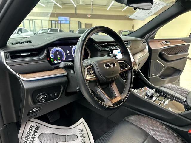 Photo of 2022 Baltic Gray Metallic Clearcoat Jeep Grand Cherokee L