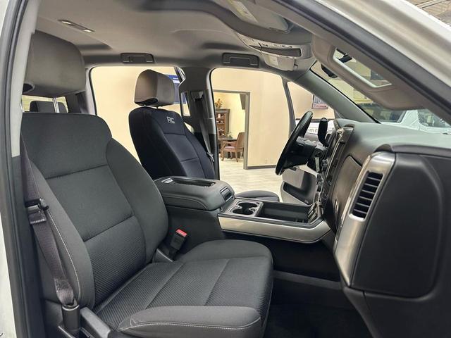 Photo of 2017 White Chevrolet Silverado 1500
