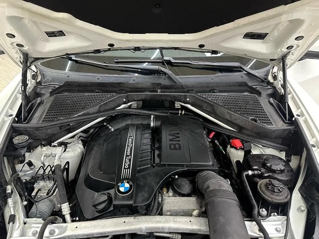 Photo of 2013 Alpine White BMW X5