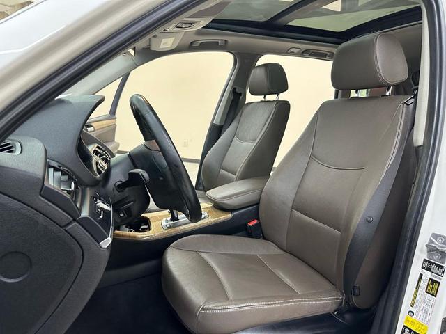 Photo of 2011 Alpine White BMW X3
