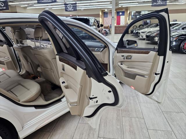 Photo of 2016 White Mercedes-Benz E-Class
