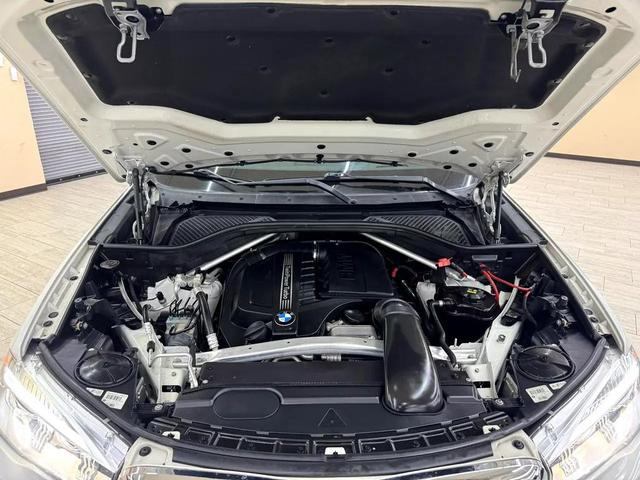 Photo of 2015 White BMW X5