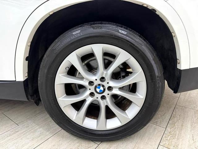 Photo of 2015 White BMW X5