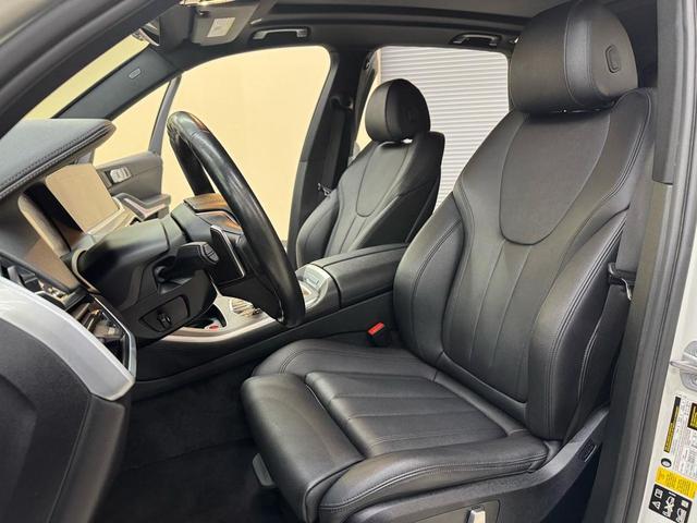 Photo of 2022 white BMW X5