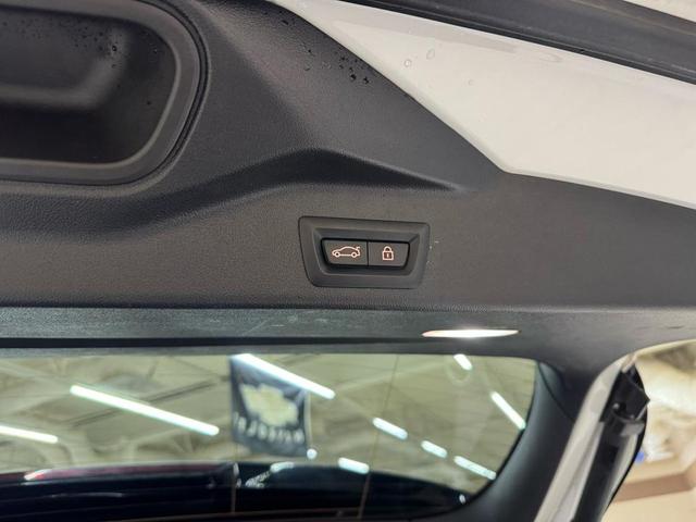 Photo of 2022 white BMW X5