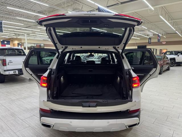 Photo of 2022 white BMW X5