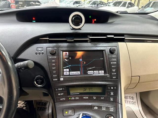 Photo of 2011 White Toyota Prius