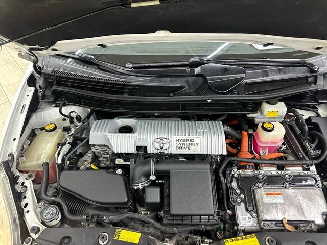 Photo of 2011 White Toyota Prius