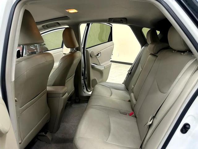 Photo of 2011 White Toyota Prius