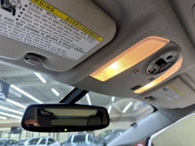 Photo of 2011 White Toyota Prius