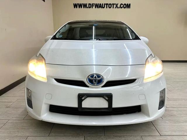 Photo of 2011 White Toyota Prius