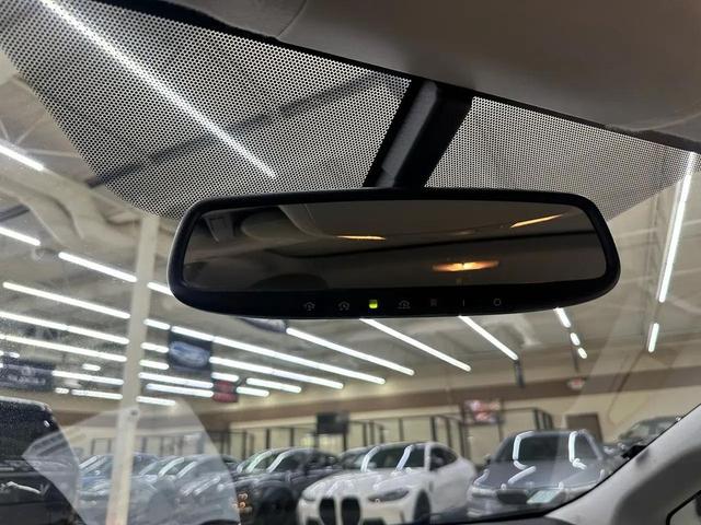 Photo of 2011 White Toyota Prius