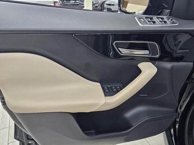 Photo of 2017 Black Jaguar F-PACE