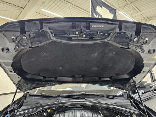 Photo of 2017 Black Jaguar F-PACE