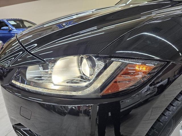 Photo of 2017 Black Jaguar F-PACE