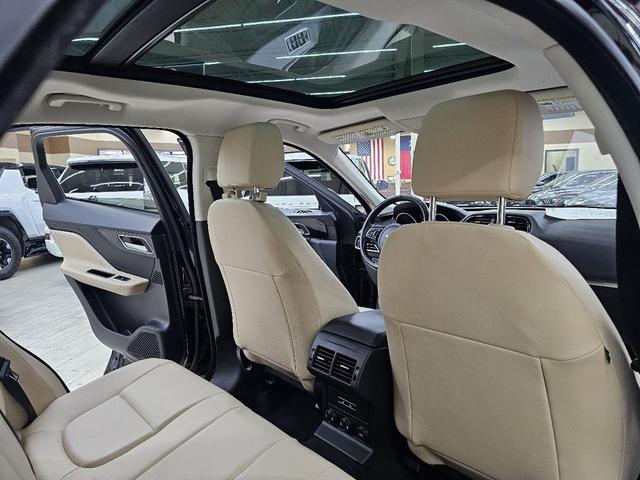 Photo of 2017 Black Jaguar F-PACE