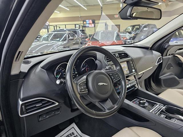 Photo of 2017 Black Jaguar F-PACE