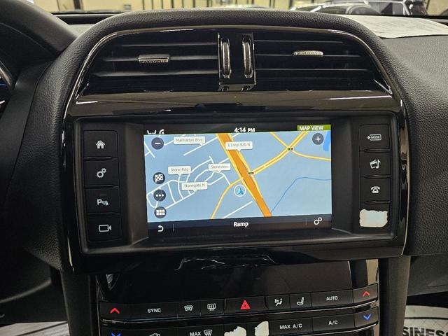 Photo of 2017 Black Jaguar F-PACE