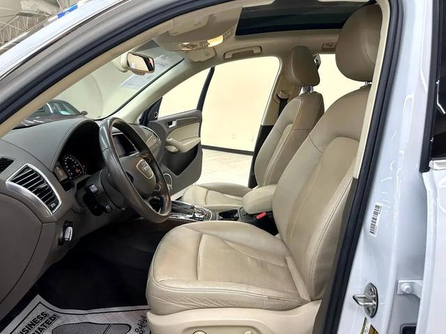 Photo of 2014 White Audi Q5