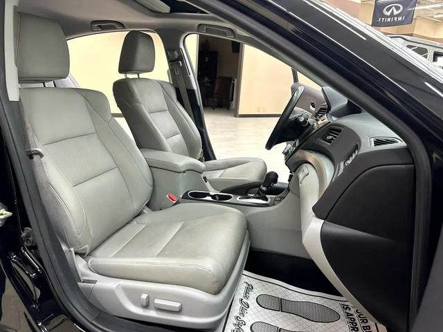 Photo of 2017 Black Acura ILX