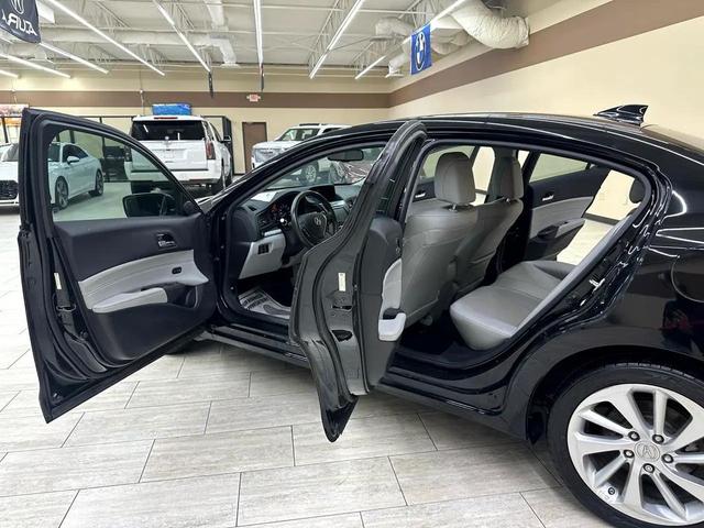 Photo of 2017 Black Acura ILX