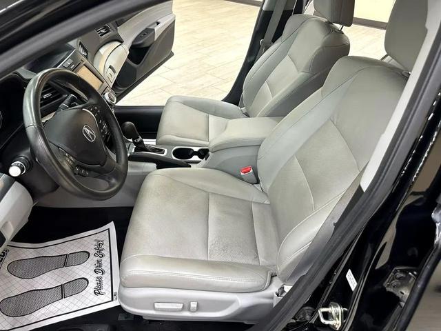 Photo of 2017 Black Acura ILX