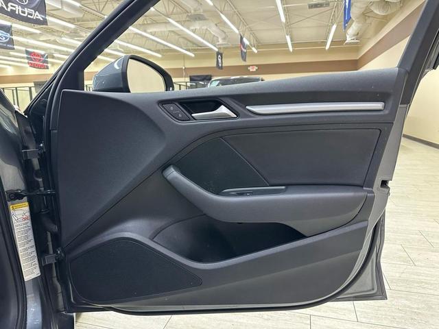 Photo of 2015 Gray Audi A3