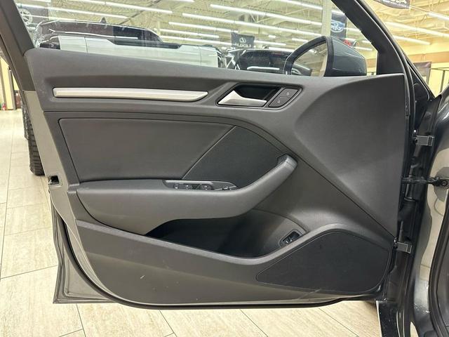 Photo of 2015 Gray Audi A3