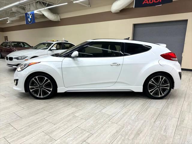 Photo of 2016 Elite White Hyundai Veloster