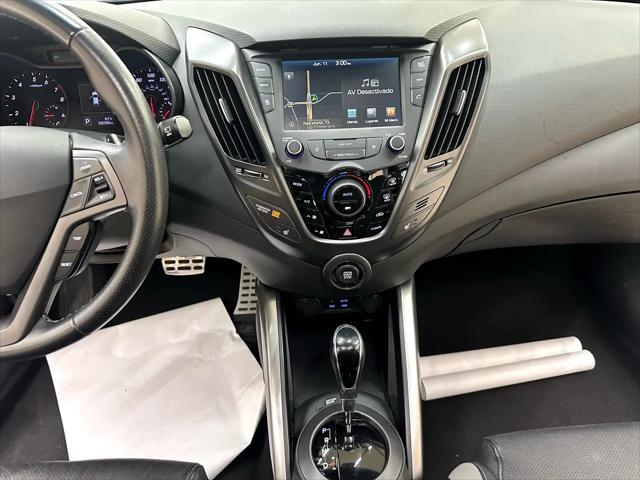 Photo of 2016 Elite White Hyundai Veloster