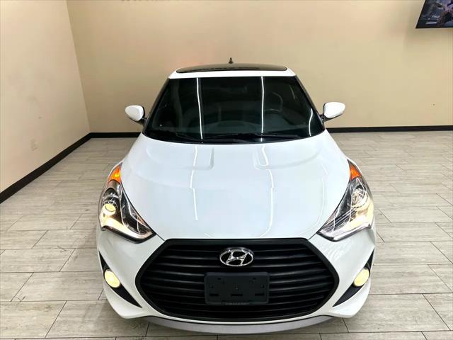 Photo of 2016 Elite White Hyundai Veloster