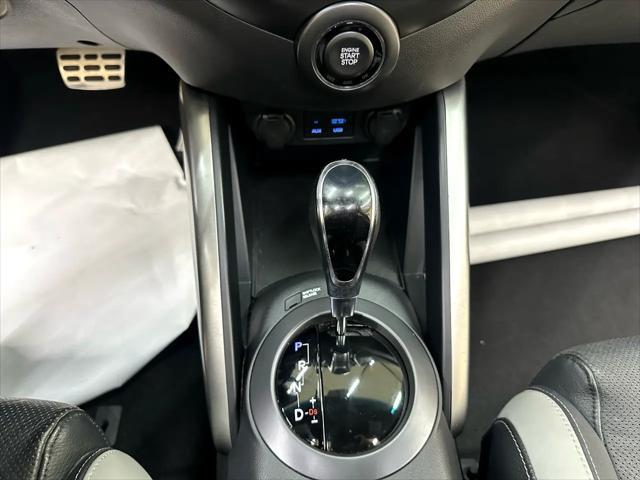 Photo of 2016 Elite White Hyundai Veloster