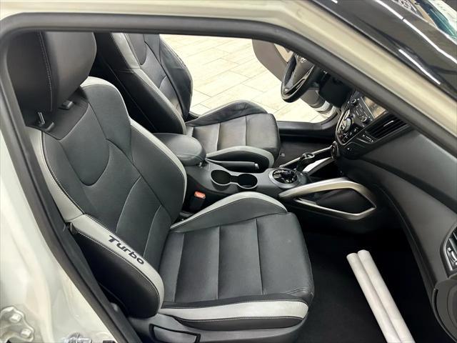Photo of 2016 Elite White Hyundai Veloster