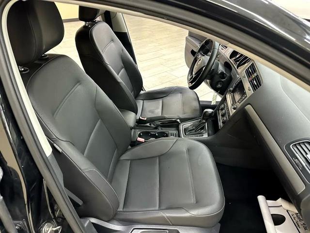 Photo of 2015 Black Volkswagen Golf
