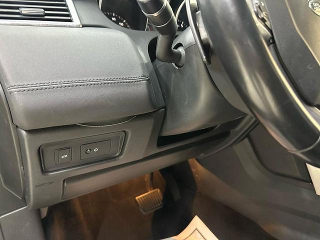 Photo of 2019 Gray Land Rover Discovery Sport