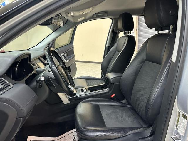 Photo of 2019 Gray Land Rover Discovery Sport