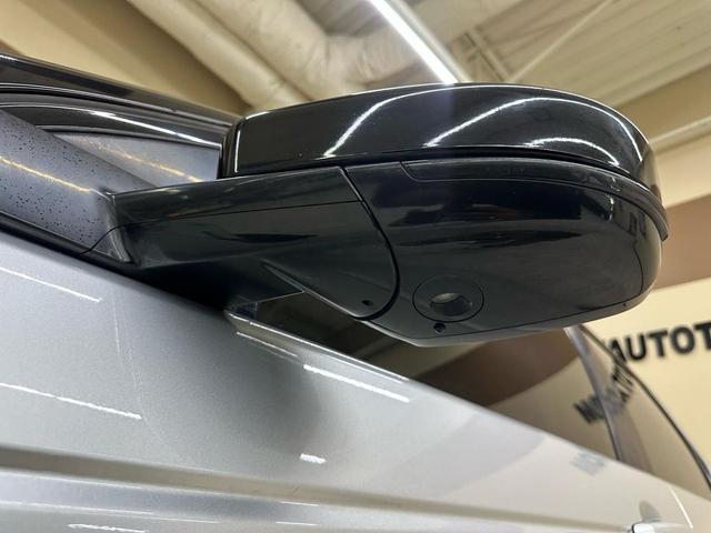 Photo of 2019 Gray Land Rover Discovery Sport