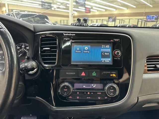 Photo of 2014 Mercury Gray Pearl Mitsubishi Outlander