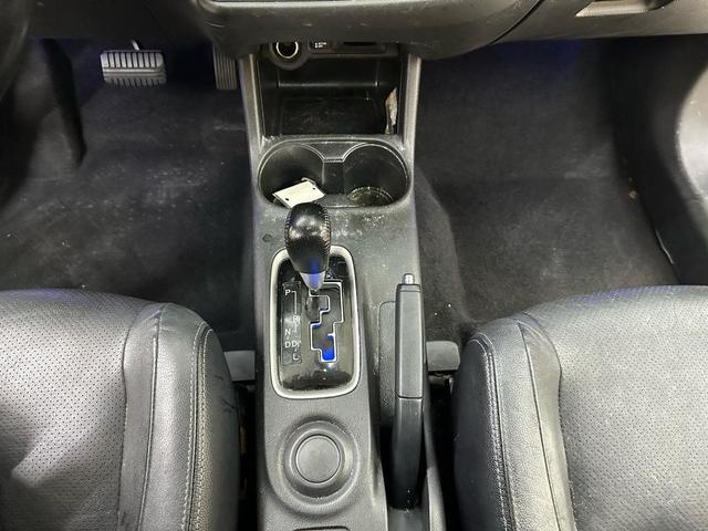 Photo of 2014 Mercury Gray Pearl Mitsubishi Outlander