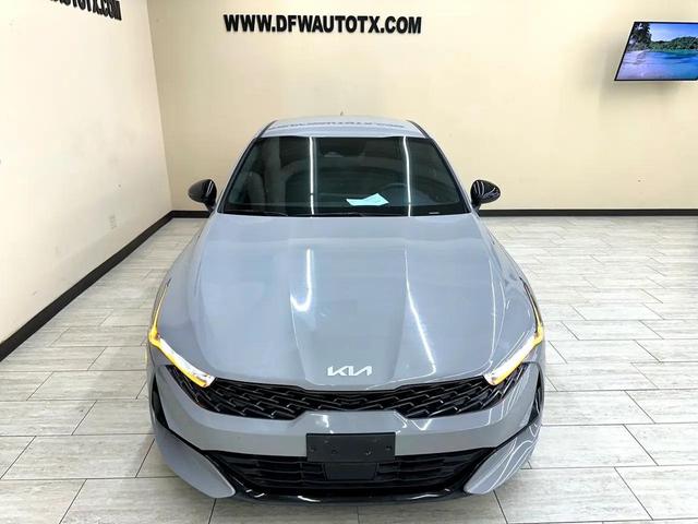 Photo of 2023 Wolf Gray Kia K5