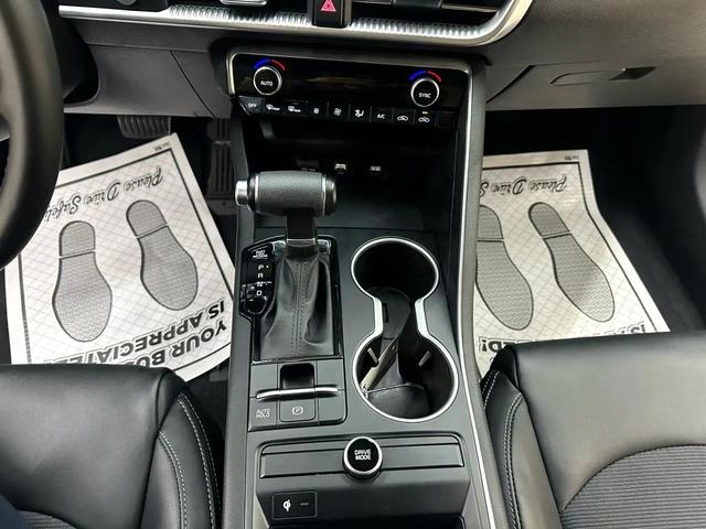 Photo of 2023 Wolf Gray Kia K5