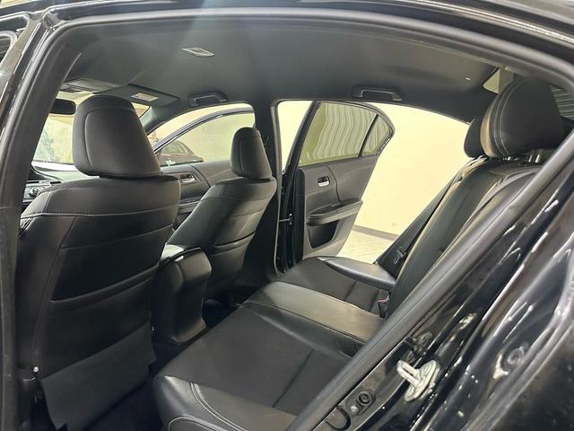 Photo of 2017 Crystal Black Pearl Honda Accord