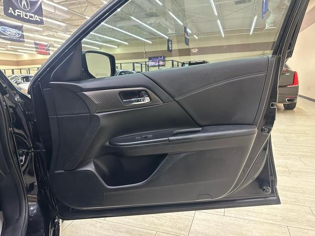 Photo of 2017 Crystal Black Pearl Honda Accord
